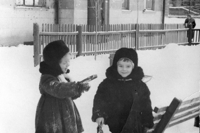 ок.1958 - Во дворе дома Институтский пер.8 (ИТР-2)