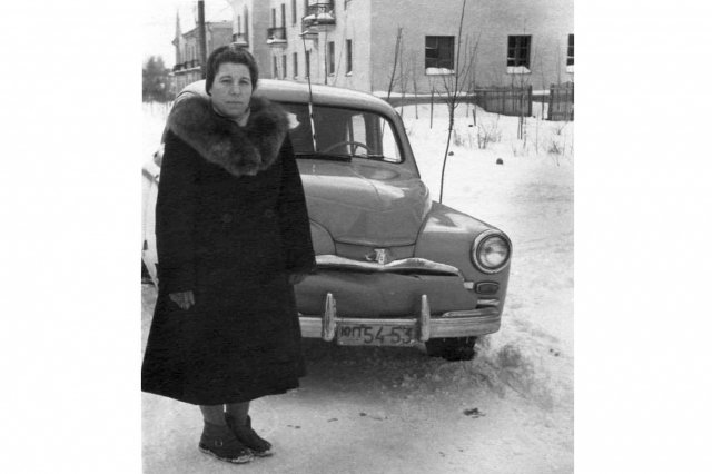 ок.1959 - У автомобиля "Победа"