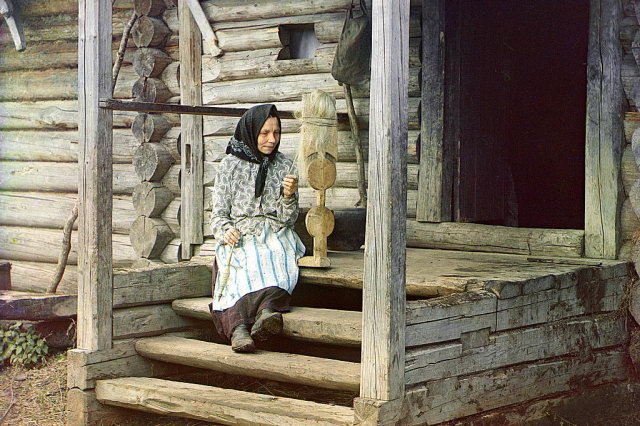 1910 - "За пряжей. В деревне Изведово"