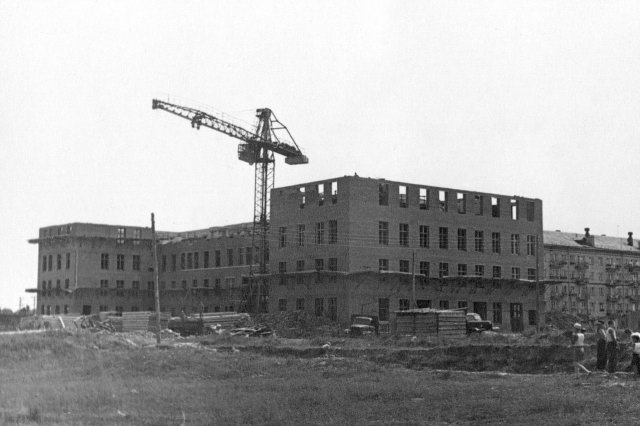 1960 - Строительство городской больницы