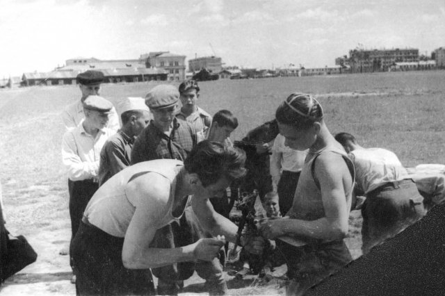 1954 - Фото сделано с места, где сейчас находится стадион "Салют"
