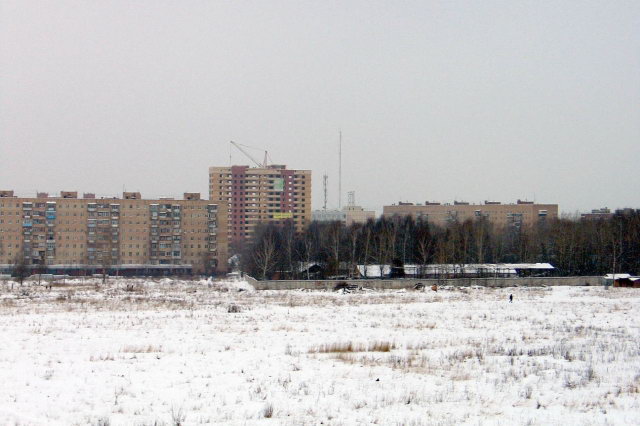 11.01.2004 - Вид с летного поля на дом Лаврентьева 29