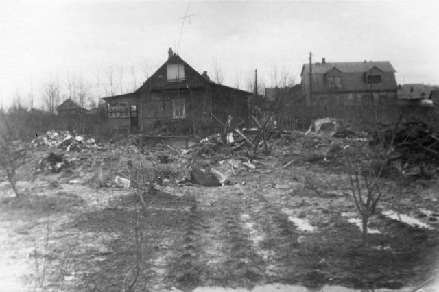 05.1958 - Участок Чкалова, 17 - после катастрофы ИЛ-18, произошедшей 7 мая 1958 года