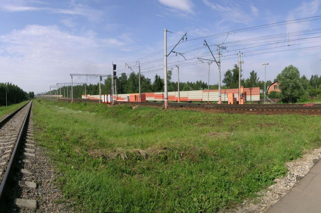 28.06.2009 - Вид от платформы Шереметьевская в сторону Лобни
