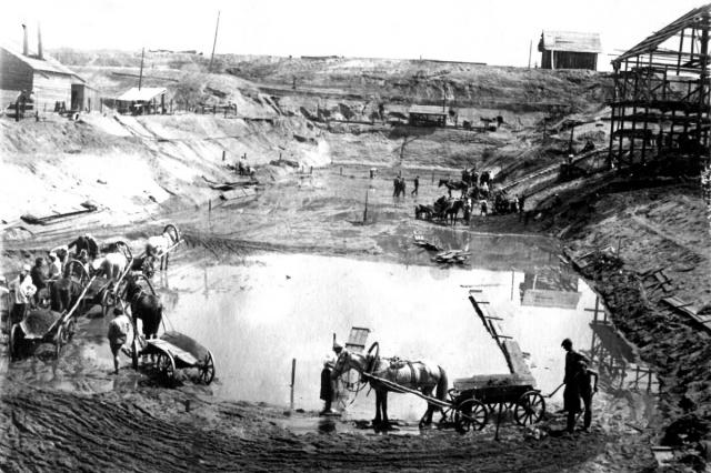 25.08.1935 - Выемка грунта из котлована заградительных ворот