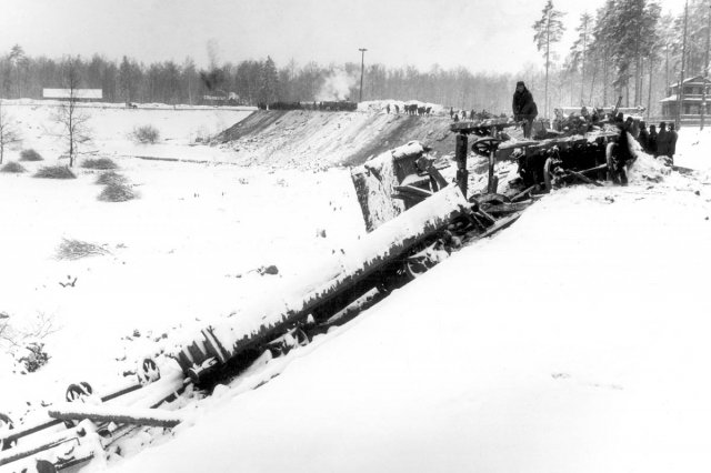 1934 - Авария железнодорожного состава на строительстве