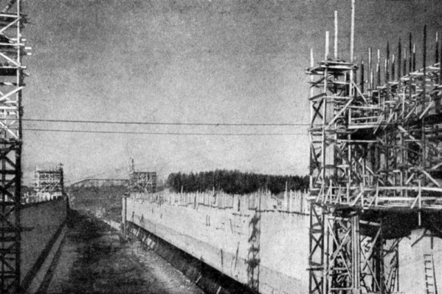 1933-36 - Строительство шлюза у станции Влахернская