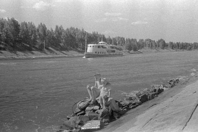 1965 - На берегу канала им. Москвы
