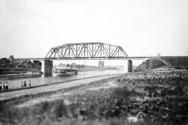 ок.1947 - Железнодорожный мост через канал им. Москвы
