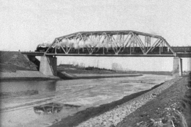 1938 - Железнодорожный мост через канал Москва-Волга