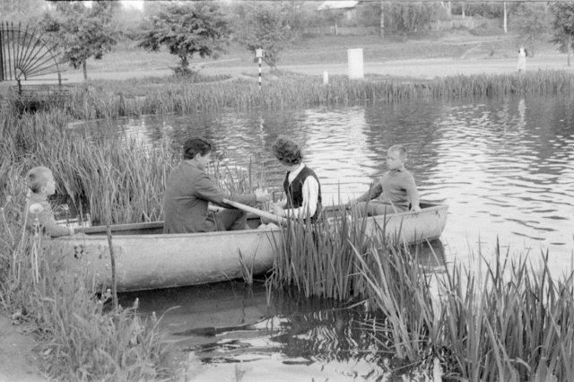 1971 -  Катание на лодке