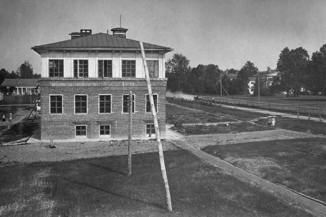 ок.1949 - Вид из окна жилого "деревянного дома ДАОСа"