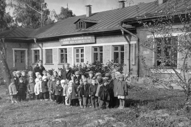 ок.1965 - ДАОС, типовой детский садик на 75 мест, построенный в 1960 году