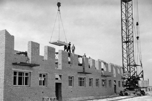 1966 - Строительство 16 кв. жилых домов