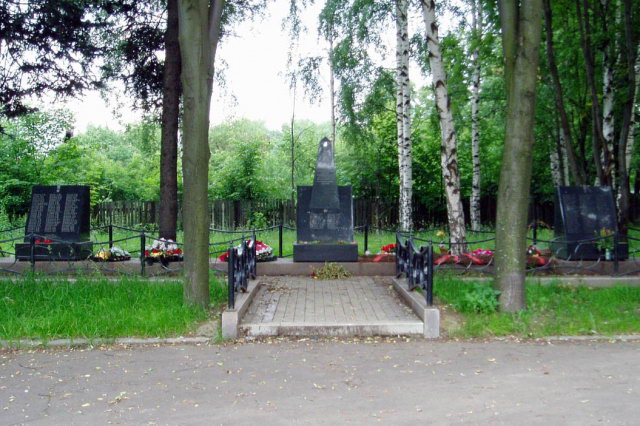 04.07.2003 - Мемориал погибшим в ВОВ