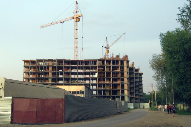 25.06.2006 - Строительство многоэтажного дома