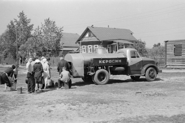 1963 - Продажа керосина населению