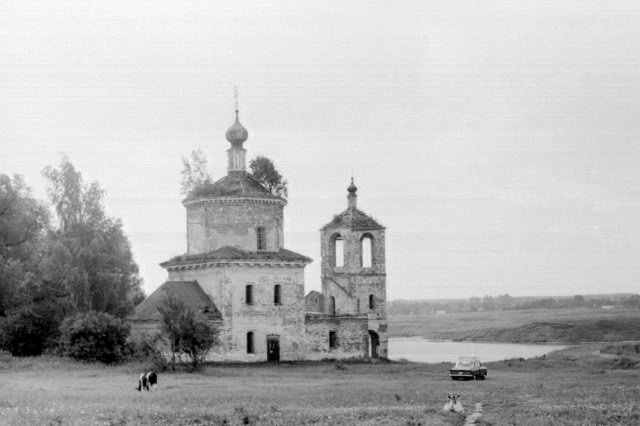 увеличить фото! 1971 - Спасский храм в Павельцево